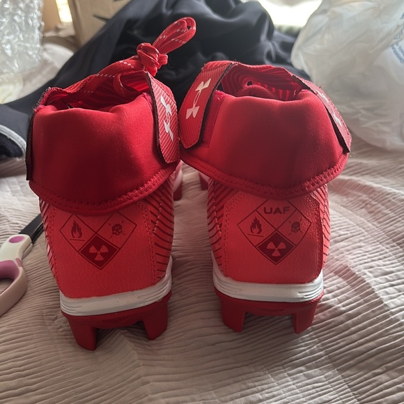 Brand new under armour cleats - Picture 2 of 5